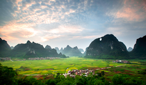 环江毛南族自治县月亮山